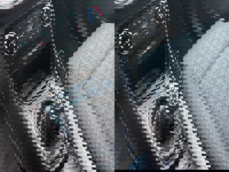 Image Ford PUMA 1.5 120 Titanium Full leds GPS Radar Carplay Sièges chauffants Régul Clim auto  Gtie 1 an 